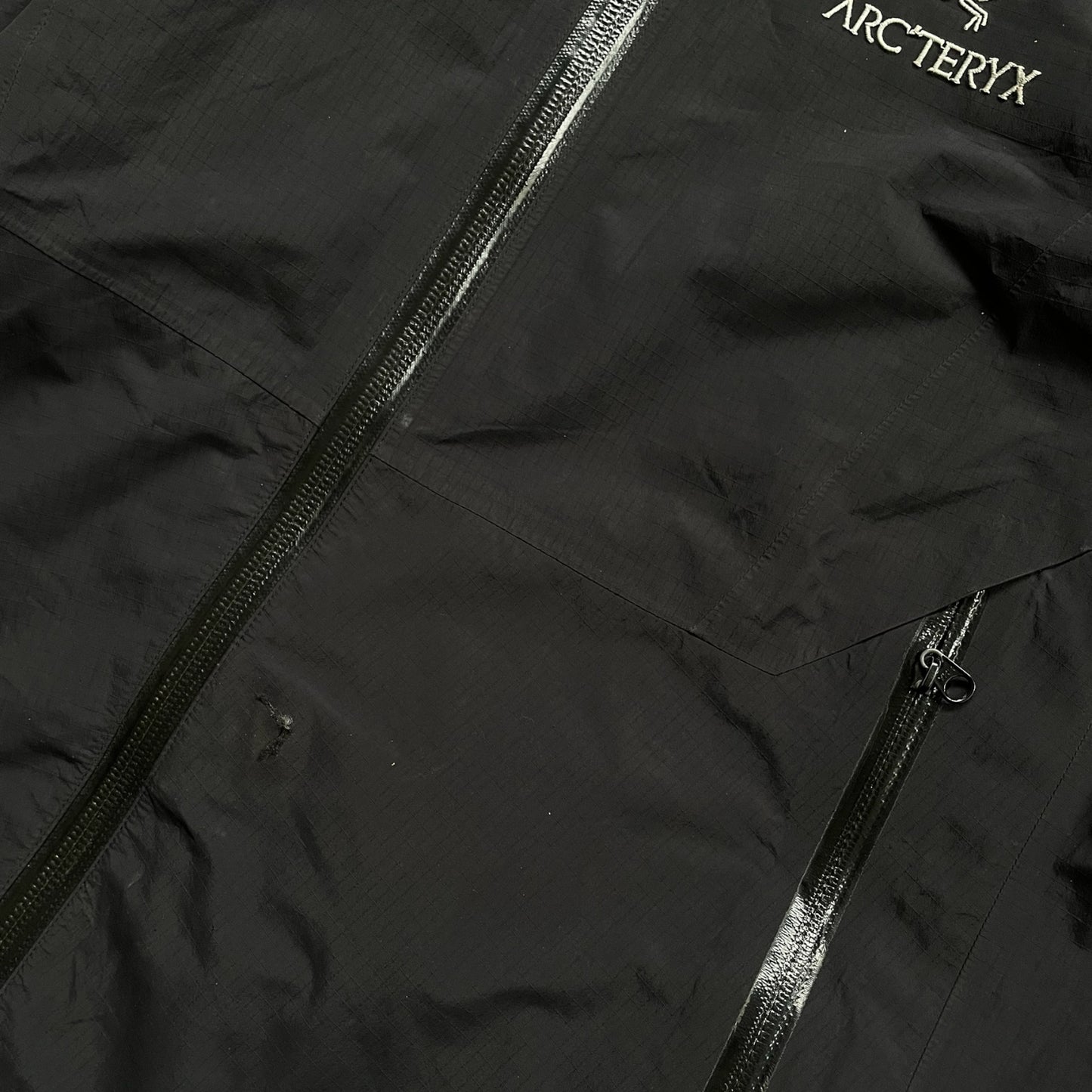 Women's L / Men's M Black Arcteryx Goretex Jacket